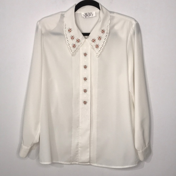Vintage Tops - Vintage embroidered blouse